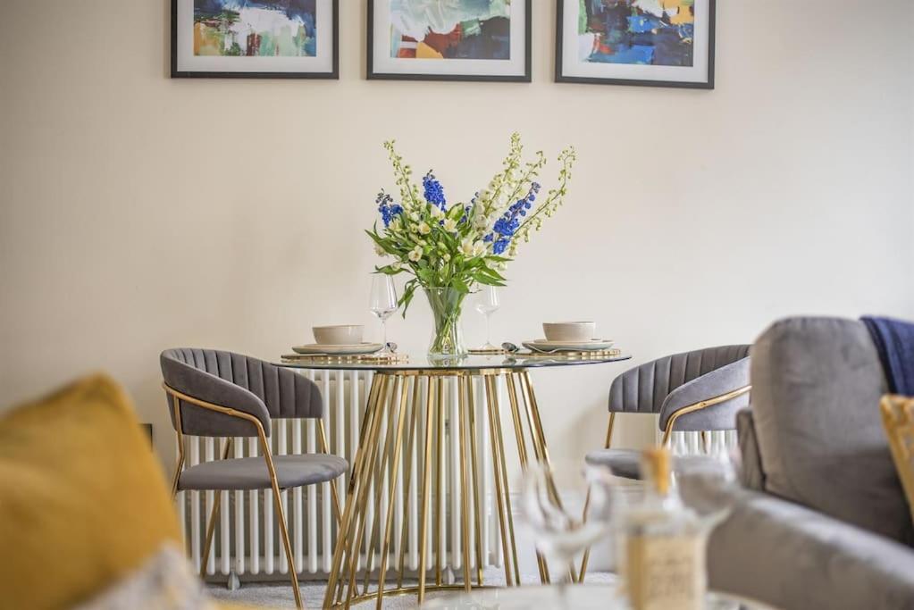 Rowntree One - Stunning Apartment- Grade II Listed York Esterno foto