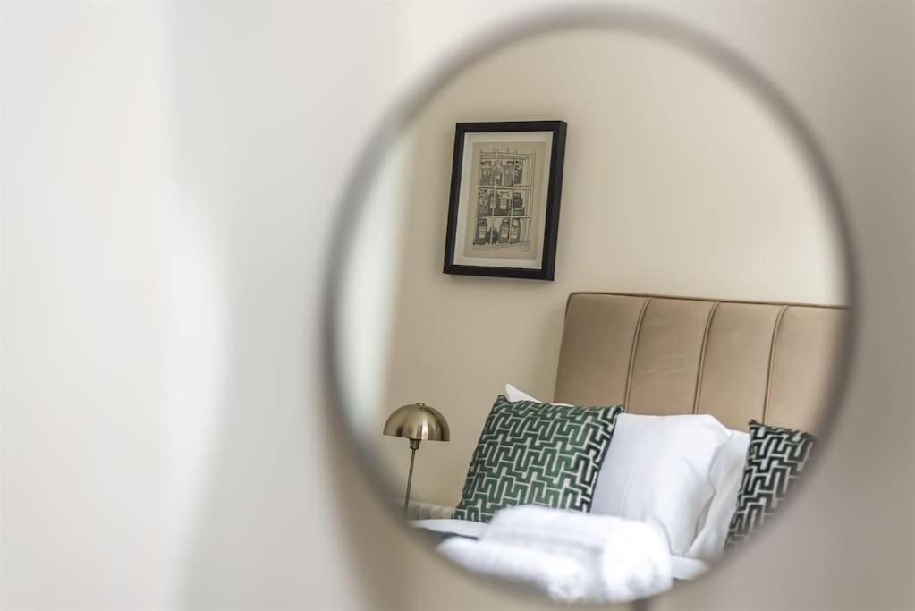 Rowntree One - Stunning Apartment- Grade II Listed York Esterno foto